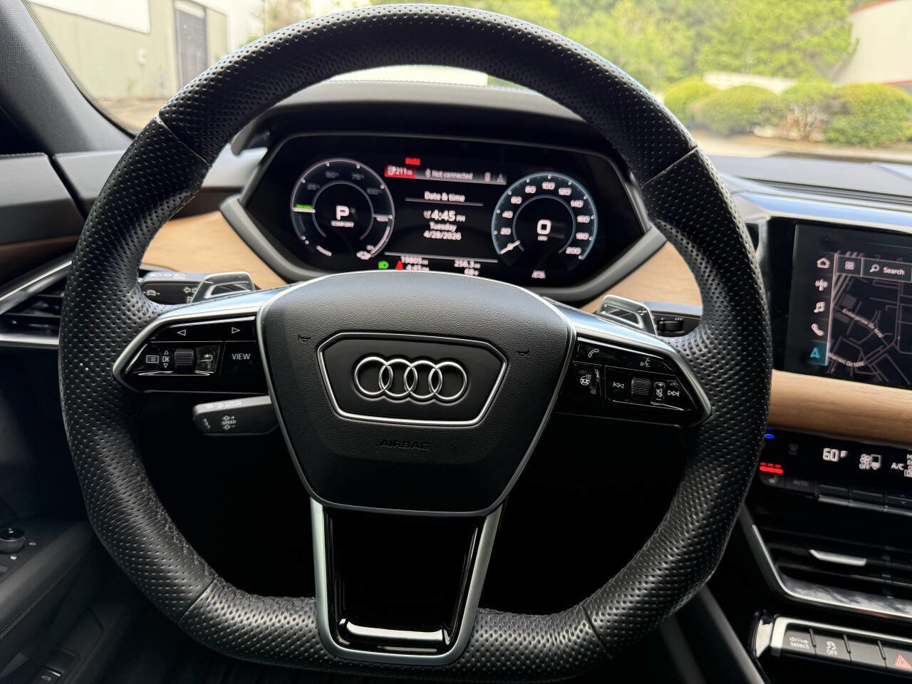 Used 2023 Audi e-tron GT Premium Plus AWD/4WD image 29