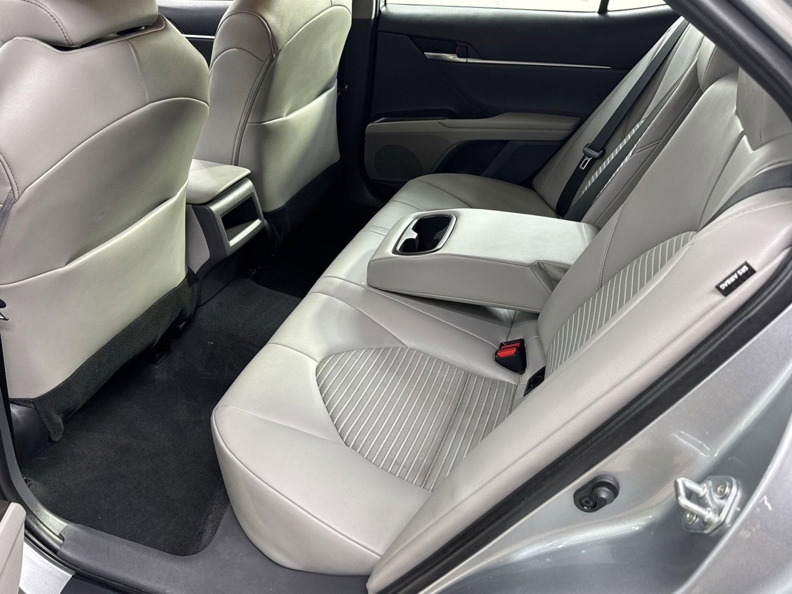 Used 2022 Toyota Camry SE image 27