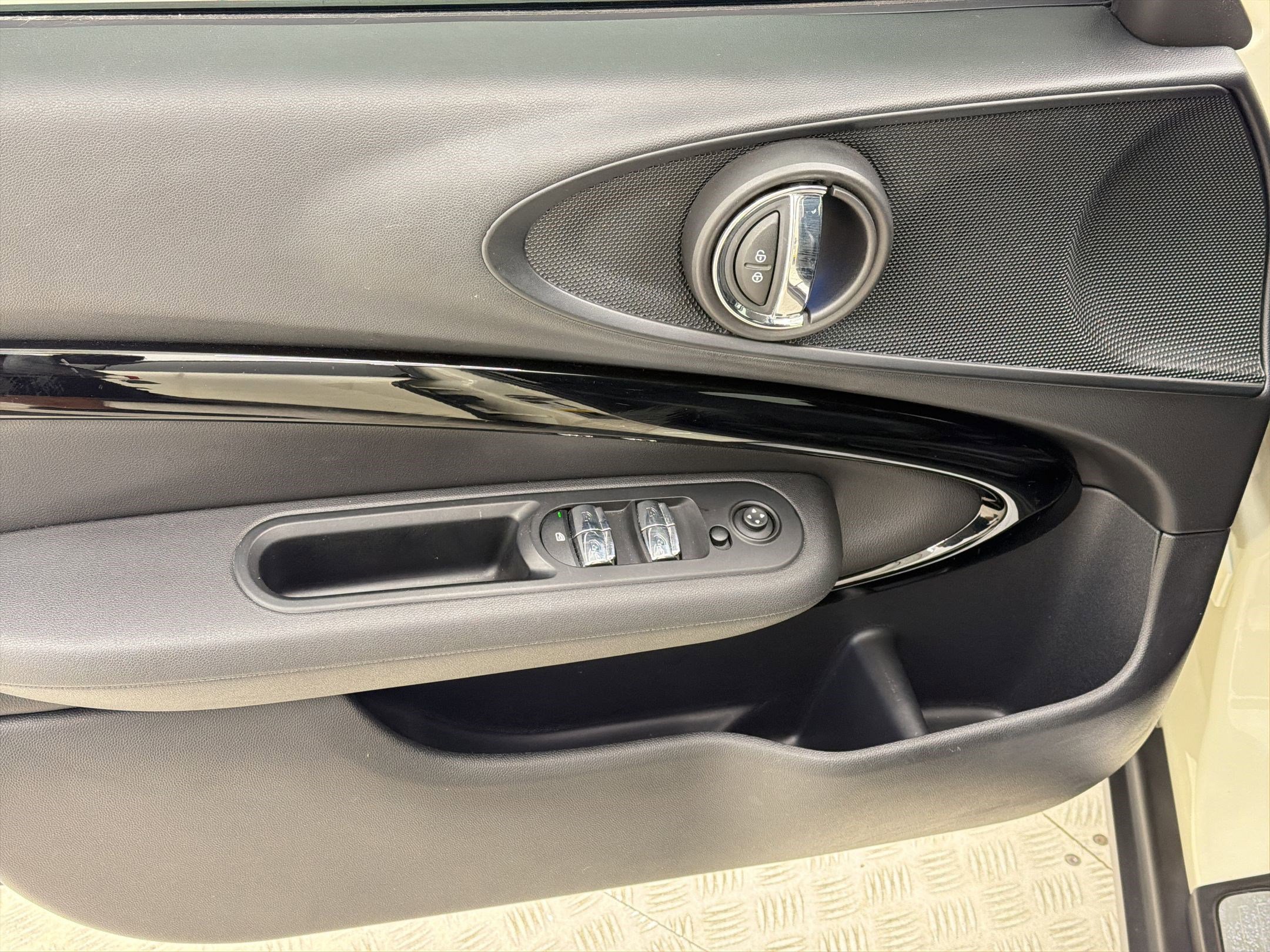 Used 2022 MINI Cooper Clubman S image 13