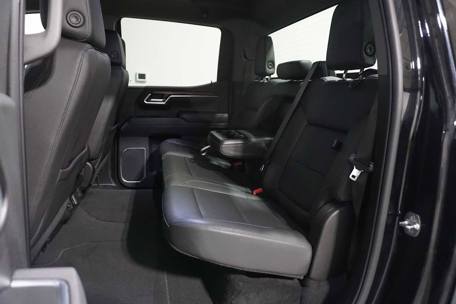 Certified 2025 GMC Sierra 1500 SLT image 17