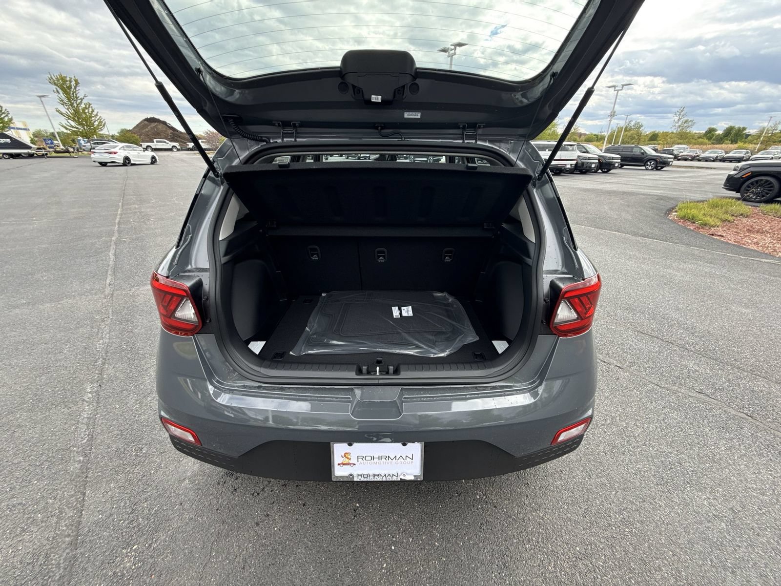 New 2026 Hyundai Venue SEL FWD image 25