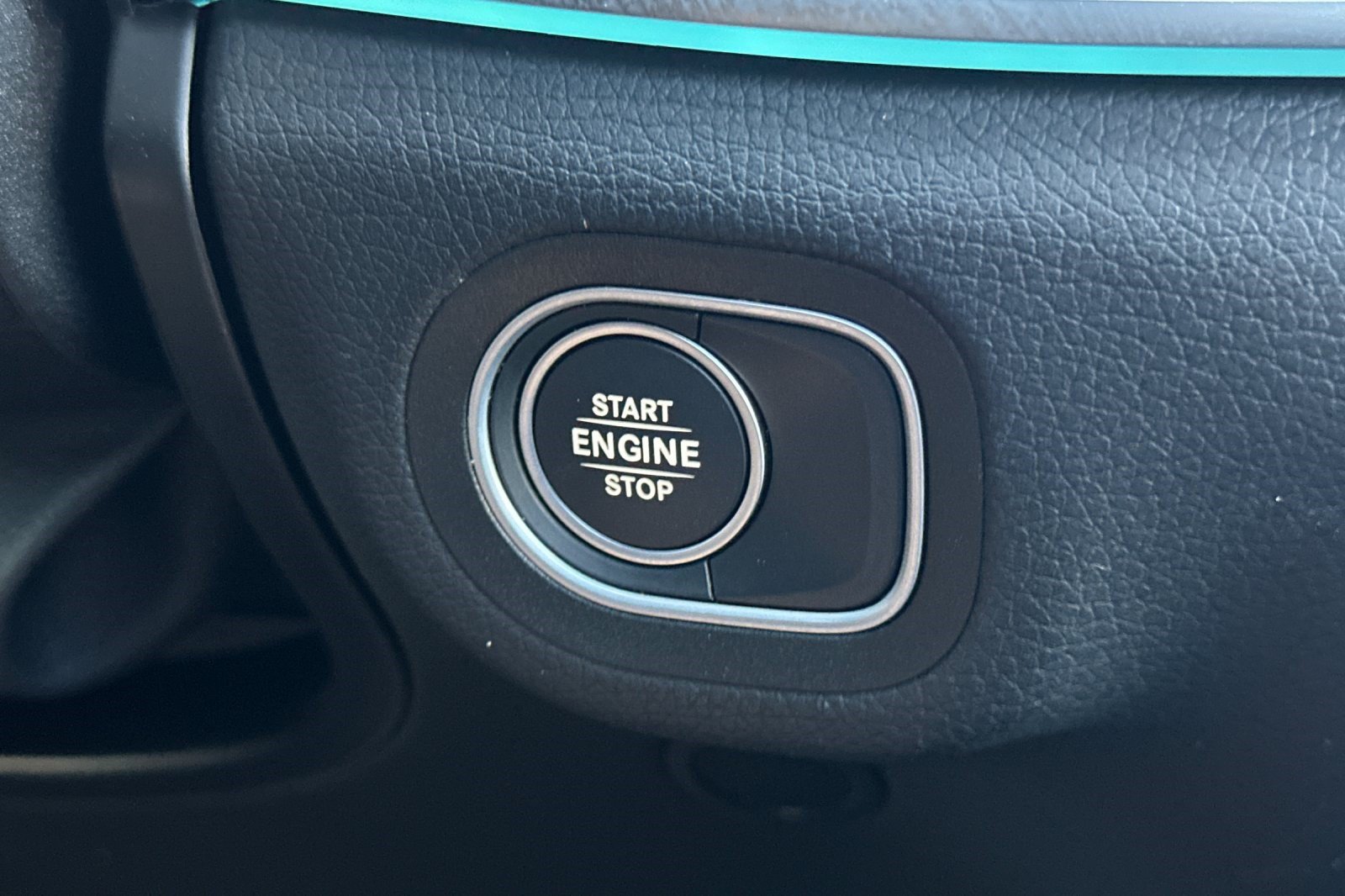Used 2025 Mercedes-Benz GLE 450e 4MATIC image 17