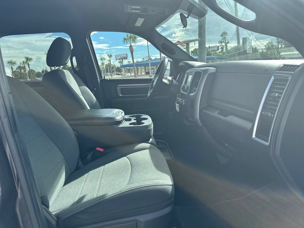 Used 2024 RAM 1500 Warlock AWD/4WD image 18
