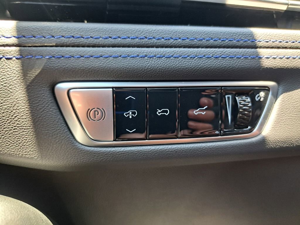 New 2025 Cadillac Escalade IQ Sport 1 w/ LPO, Premium Carpet Package image 17