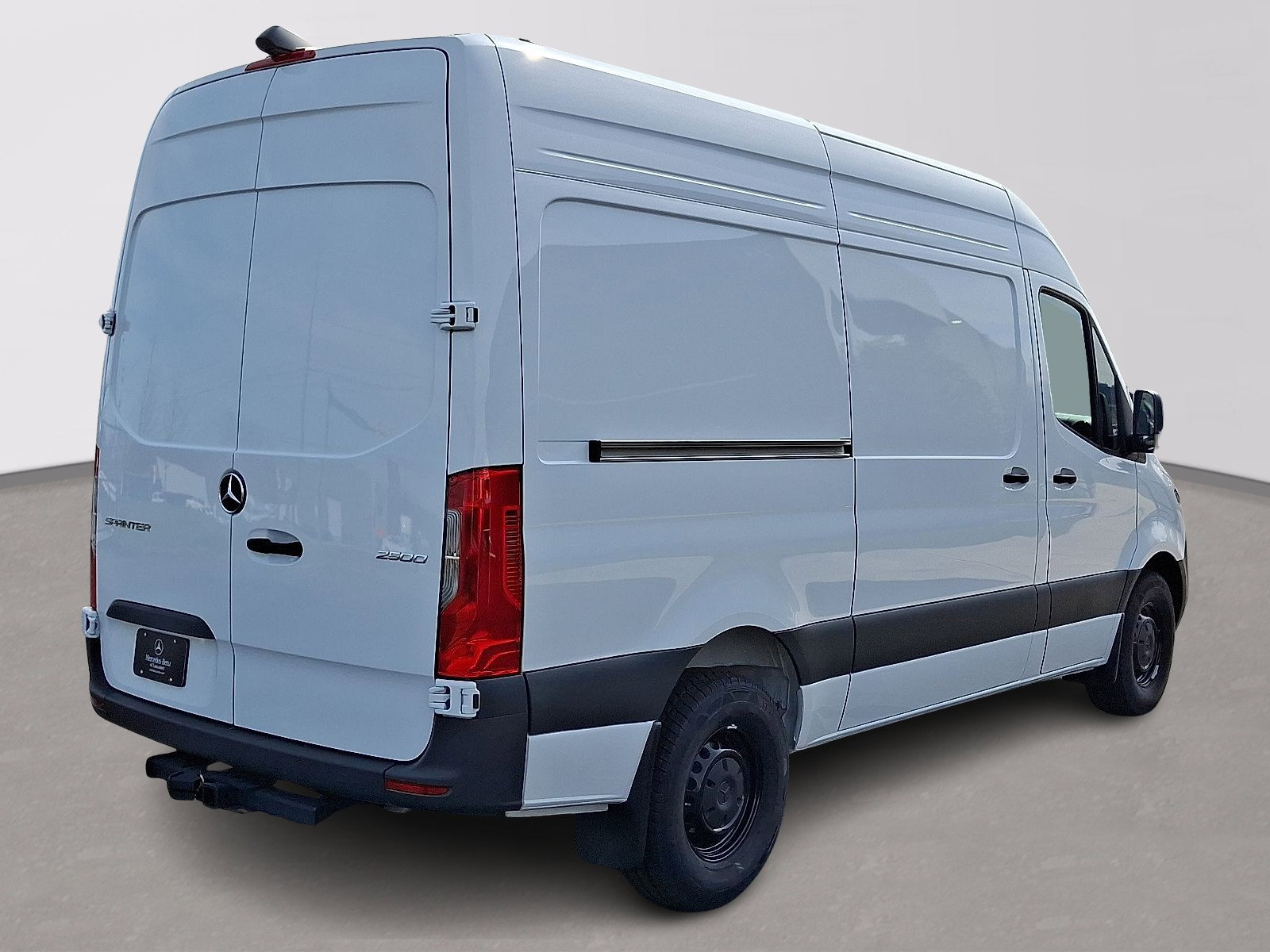 Used 2024 Mercedes-Benz Sprinter 2500 image 4
