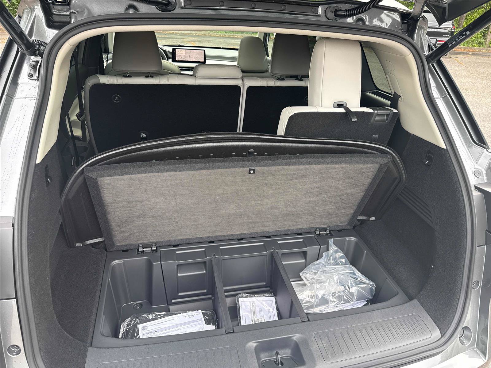 New 2027 INFINITI QX60 Luxe w/ Cargo Package FWD image 31