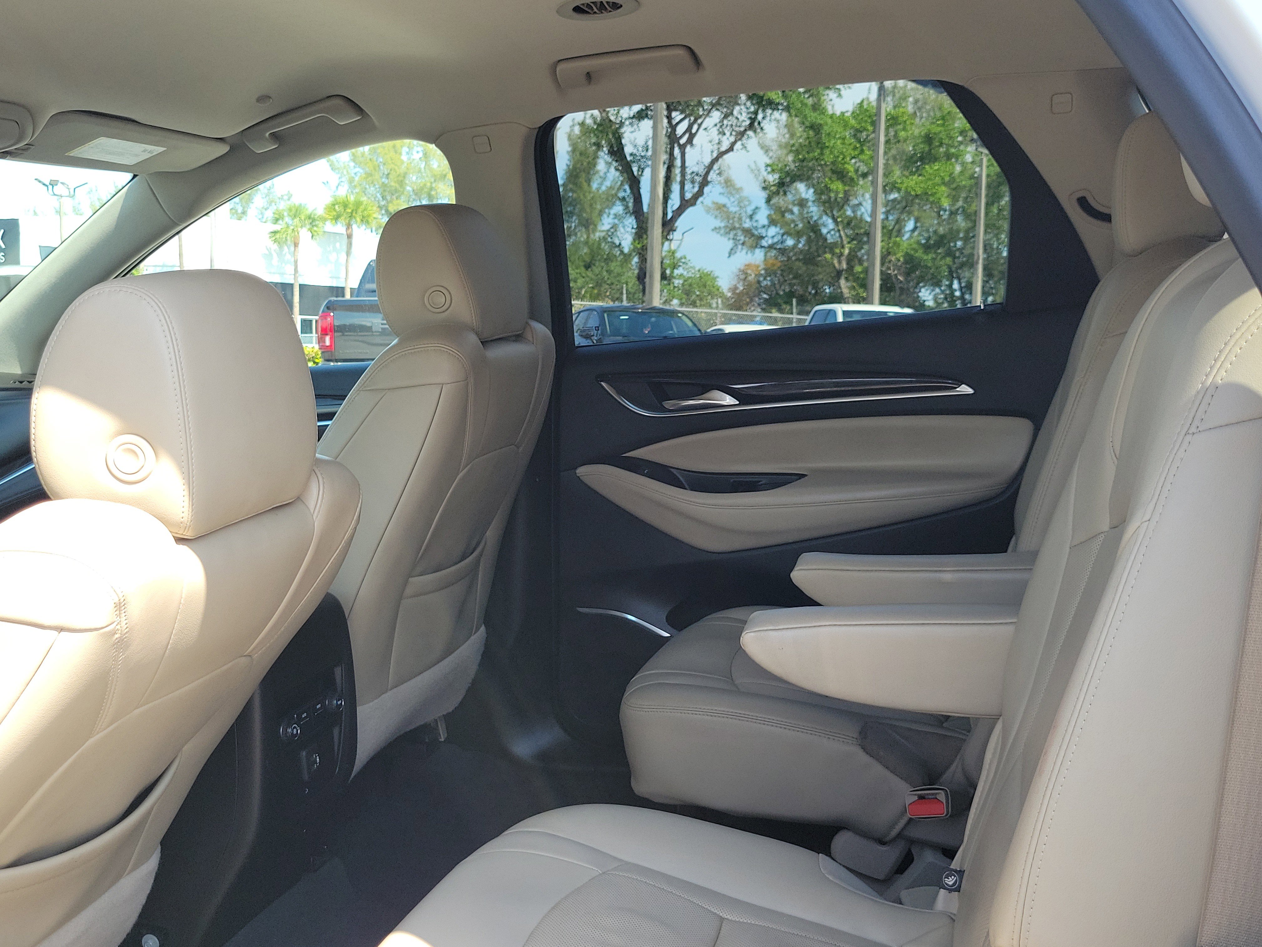 Used 2020 Buick Enclave Essence FWD image 13
