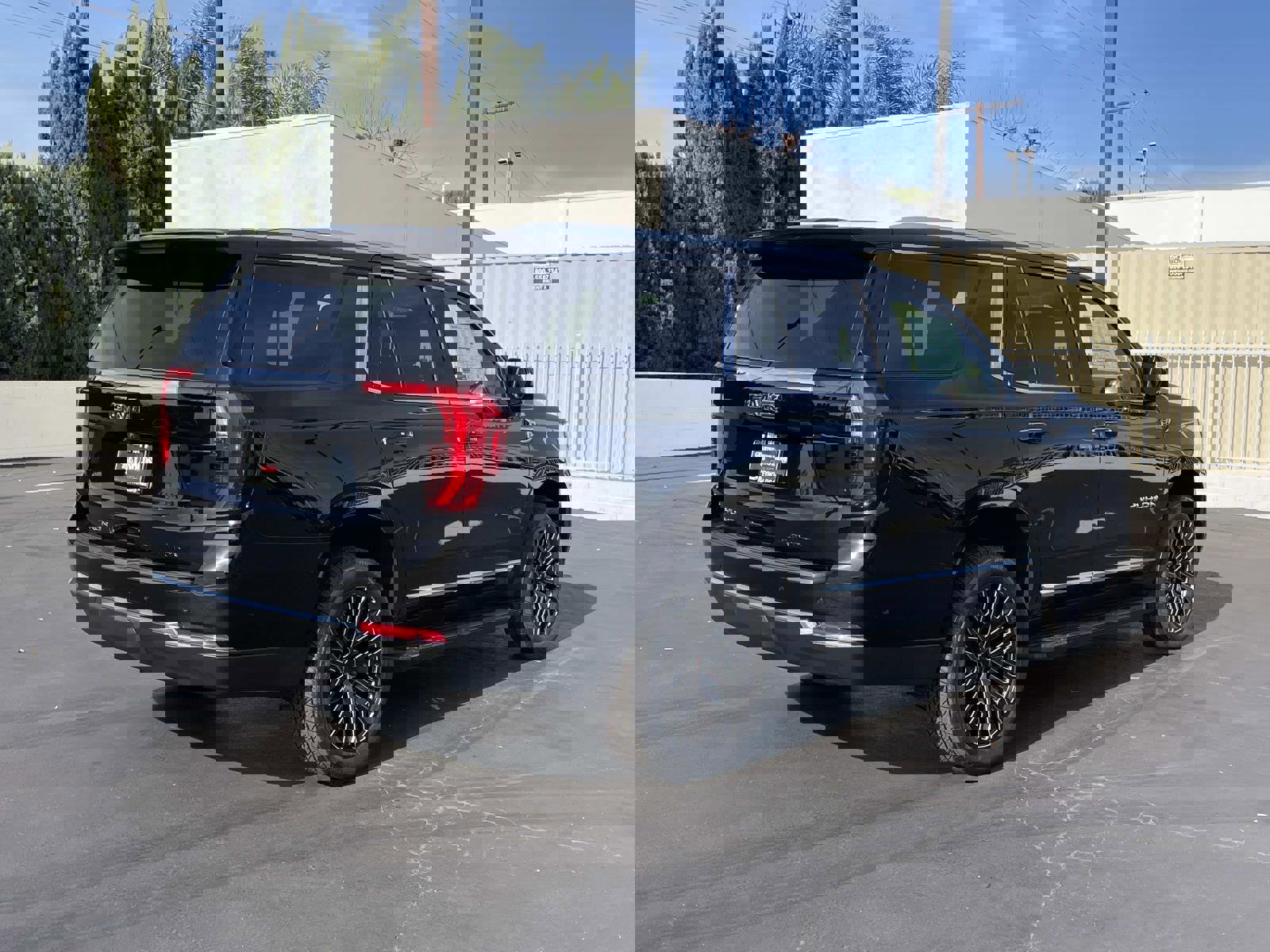 New 2026 GMC Yukon Elevation image 5