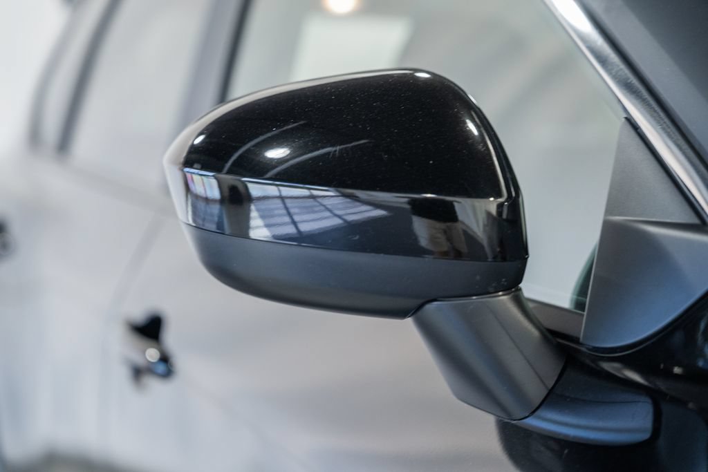 Used 2025 Nissan Rogue SV AWD/4WD image 10