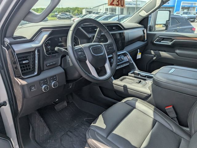 Used 2025 GMC Sierra 3500 Denali w/ Denali Reserve Package AWD/4WD image 14
