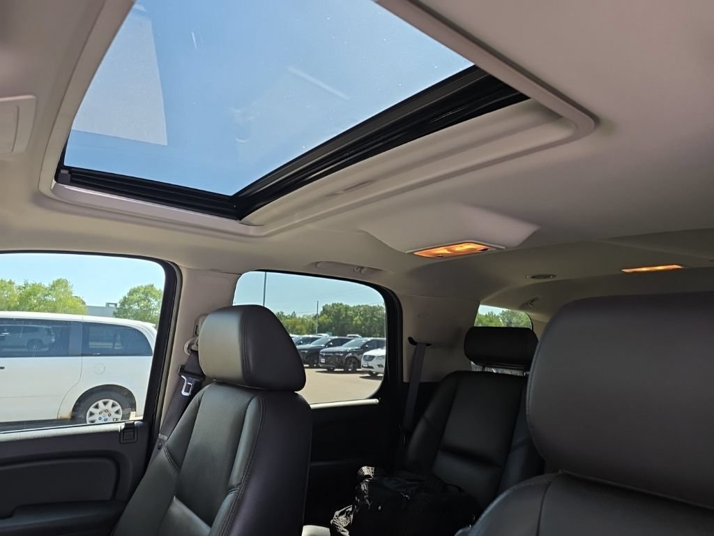 Used 2009 Chevrolet Tahoe LTZ AWD/4WD image 13