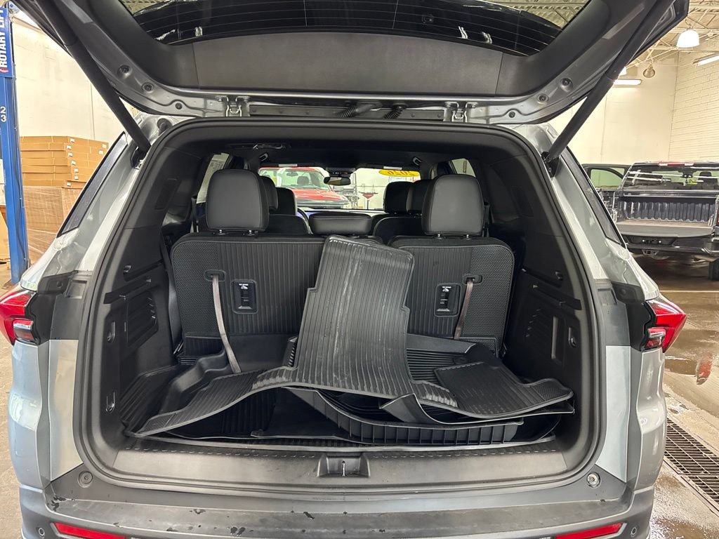 New 2026 Buick Enclave Preferred w/ LPO, Floor Liner Package FWD image 12