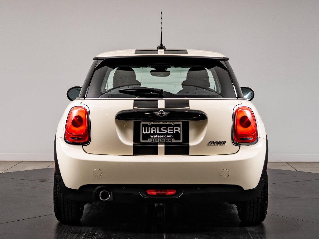Used 2018 MINI Cooper 2-Door Hardtop FWD image 7