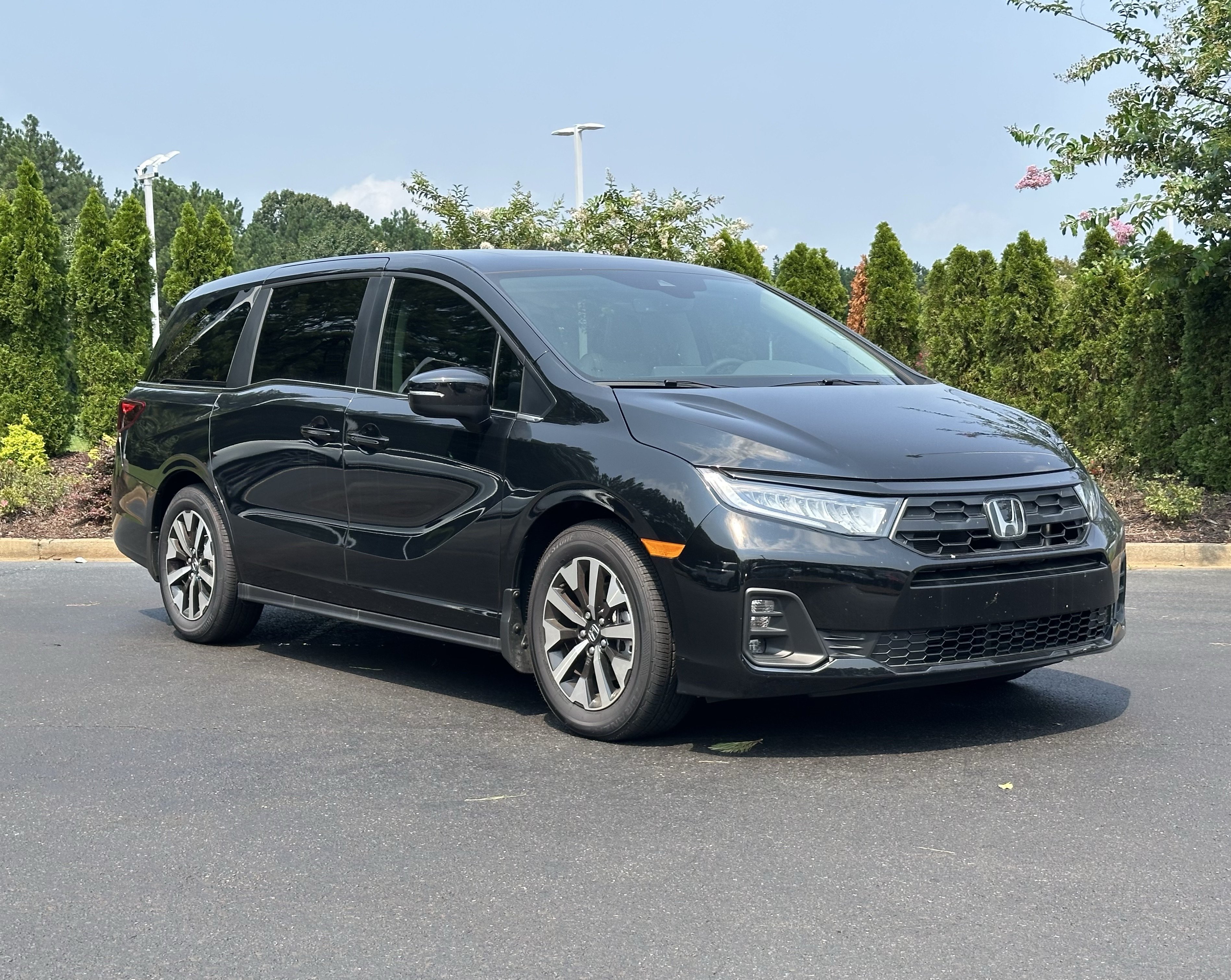Used 2026 Honda Odyssey EX-L image 2
