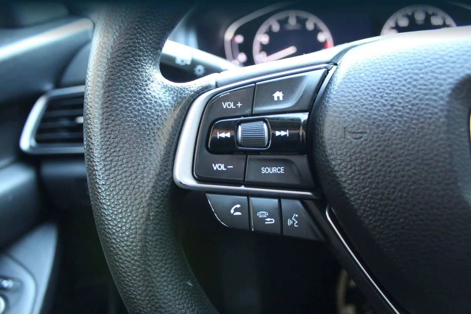 Used 2018 Honda Accord LX image 15