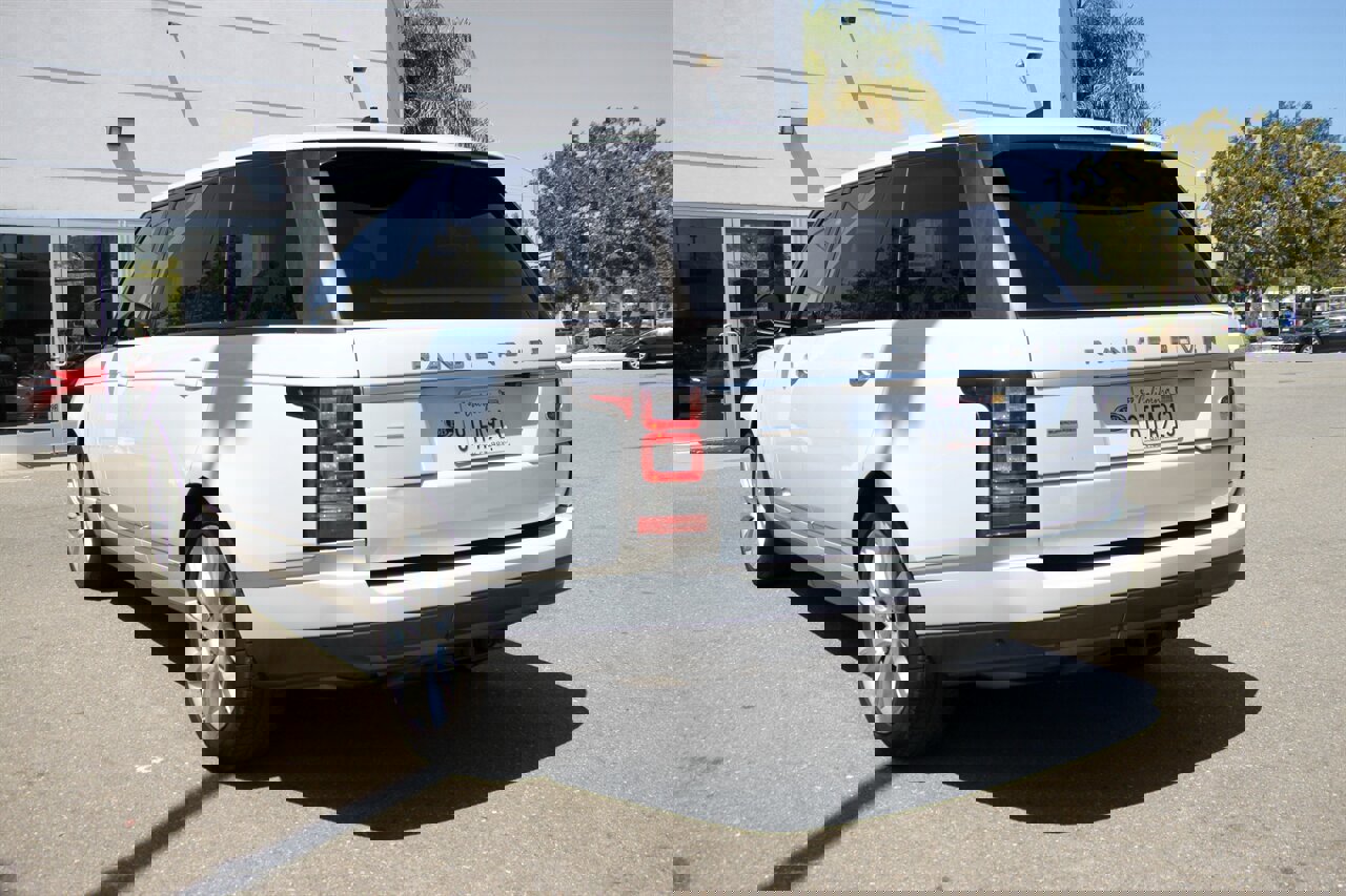 Used 2017 Land Rover Range Rover Long Wheelbase Supercharged image 6