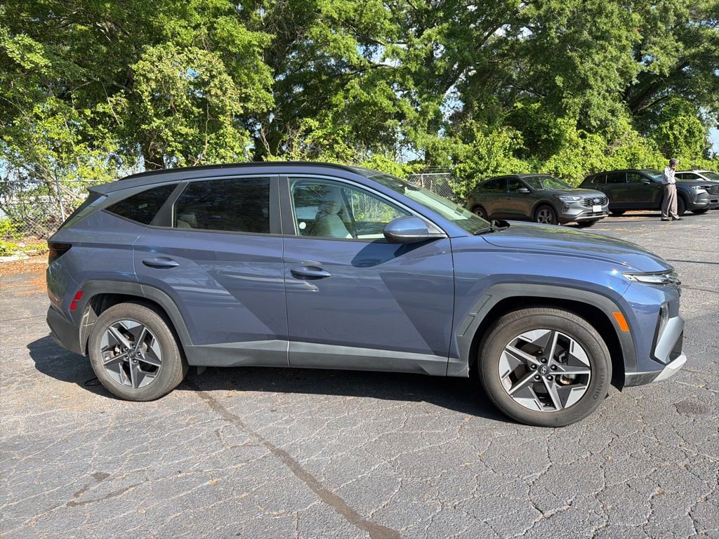 Used 2025 Hyundai Tucson SEL FWD image 4