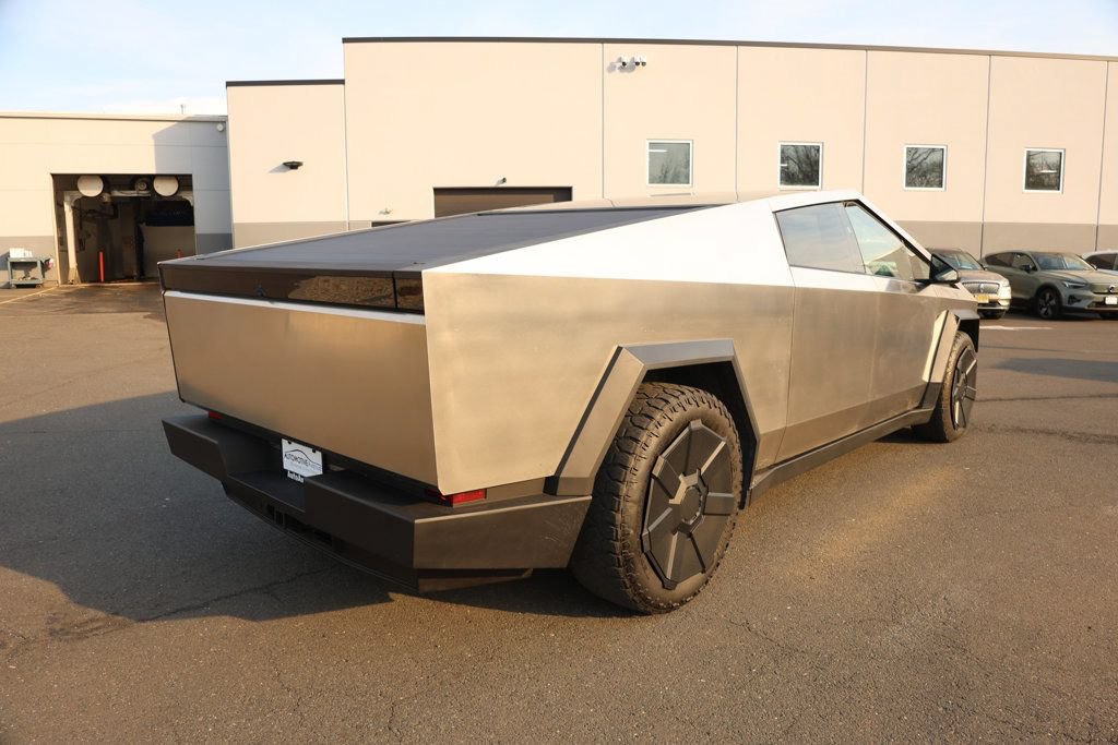 Used 2024 Tesla Cybertruck AWD Crew Cab image 5