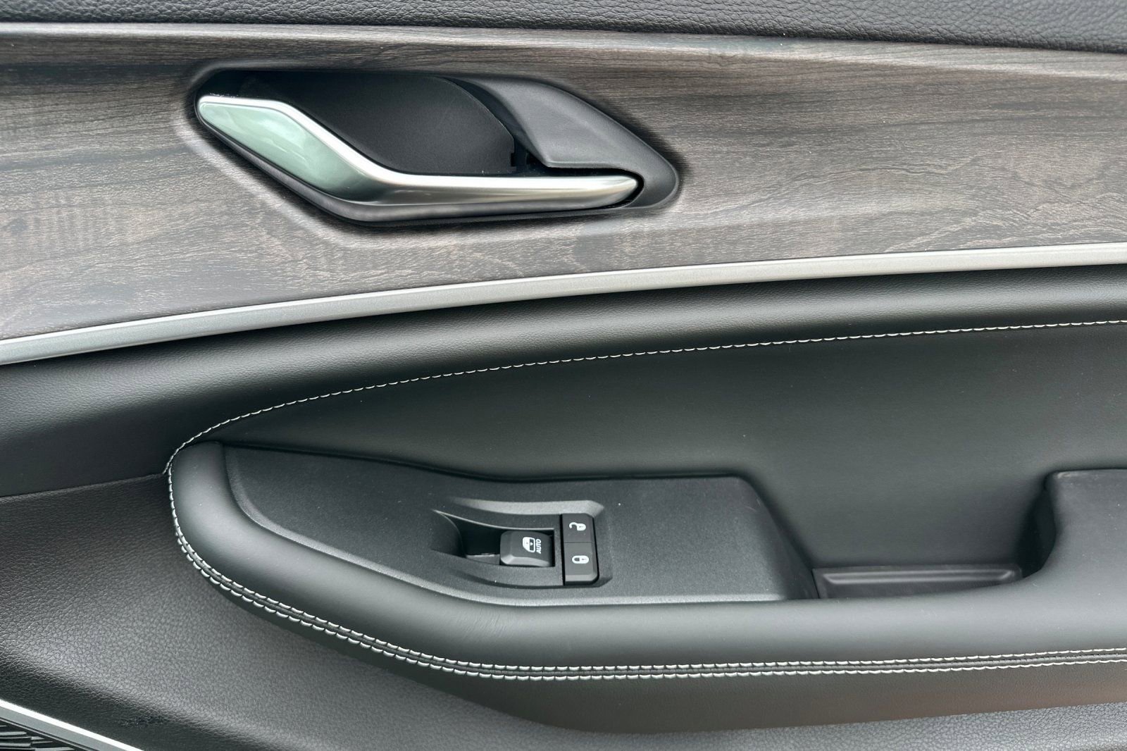 New 2026 Jeep Grand Cherokee Limited image 21