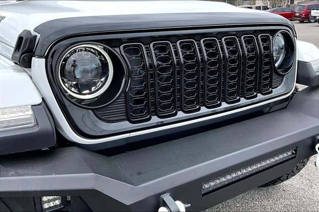 Used 2024 Jeep Gladiator Sport image 27