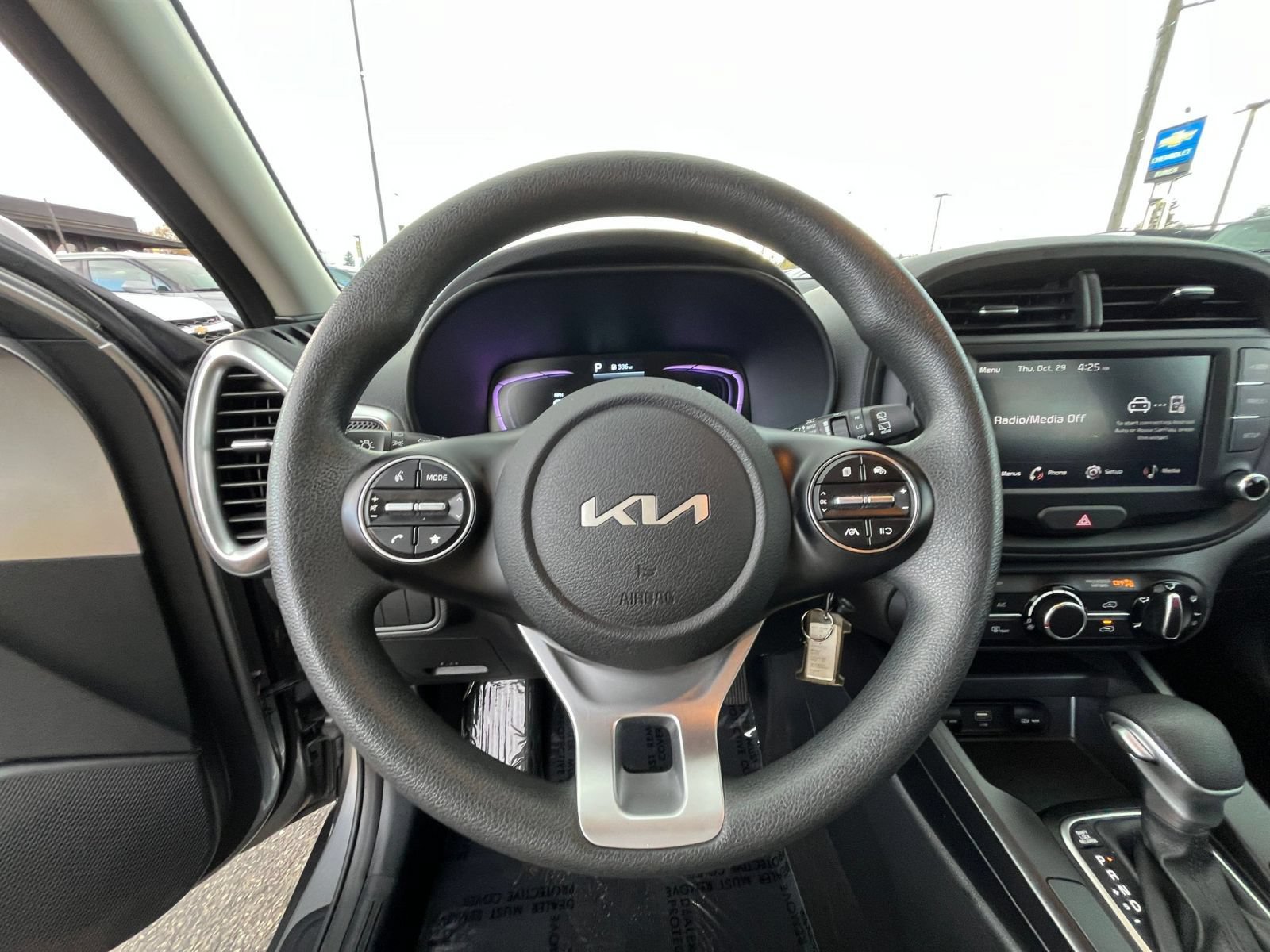 Used 2025 Kia Soul LX w/ LX Technology Package FWD image 27