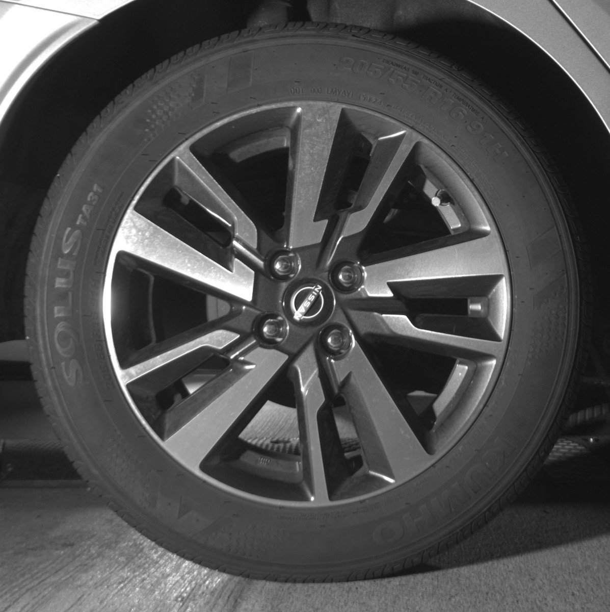 Used 2025 Nissan Versa SV image 15