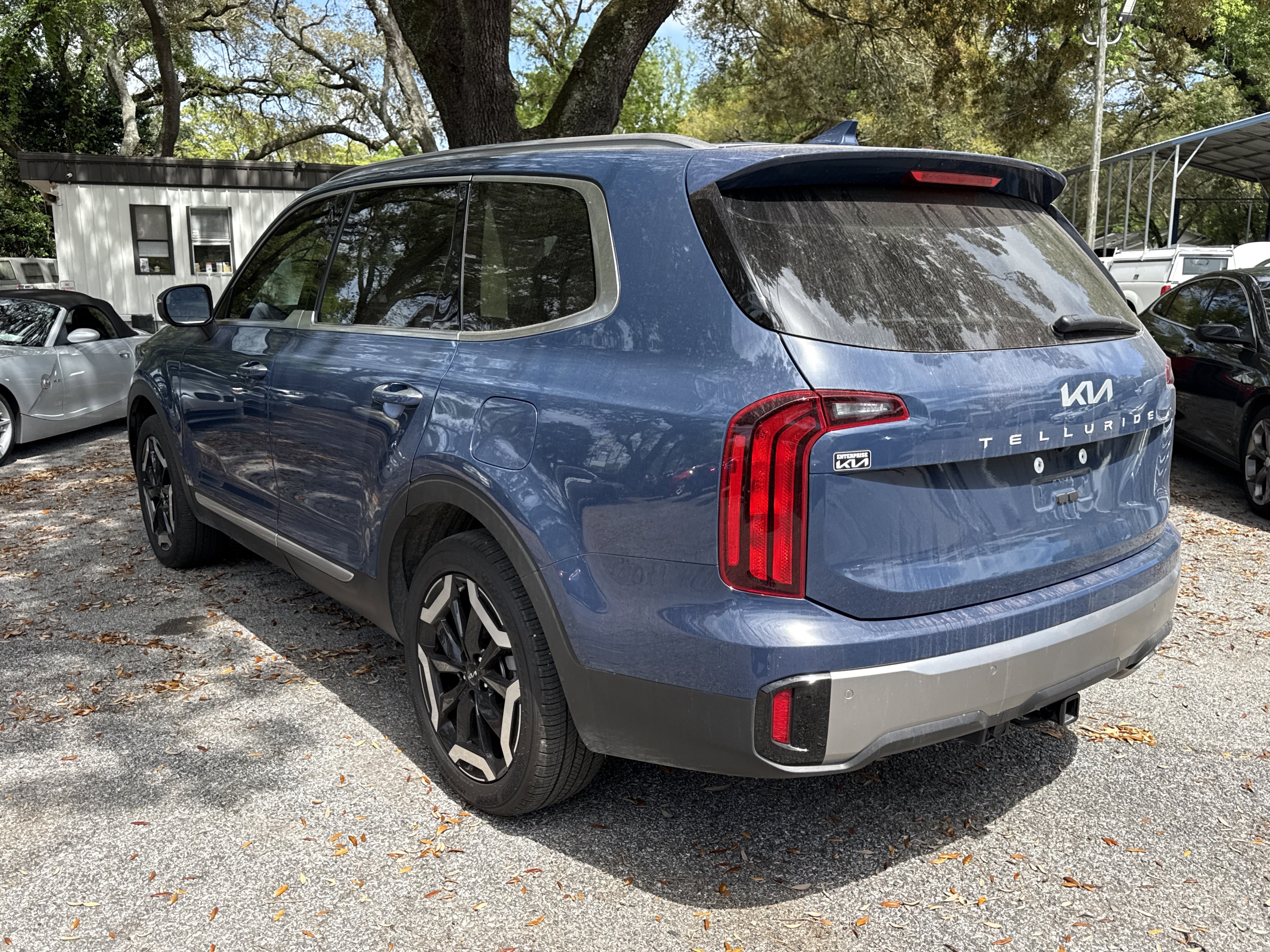 Used 2025 Kia Telluride S image 3