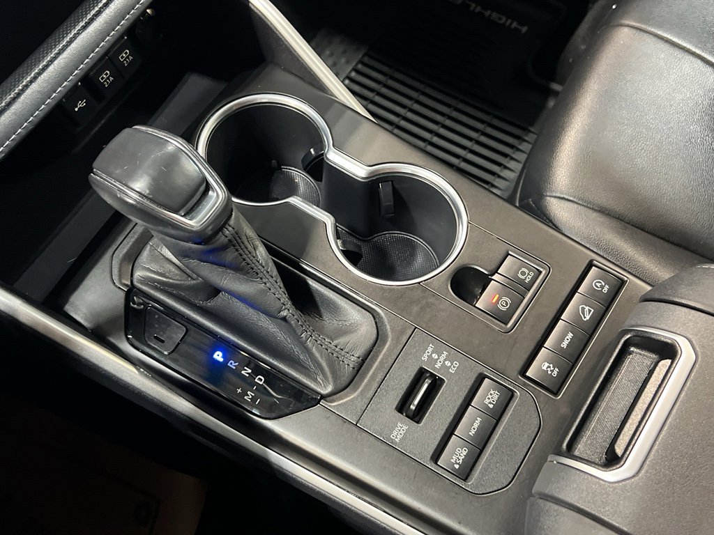 Used 2020 Toyota Highlander XLE image 20