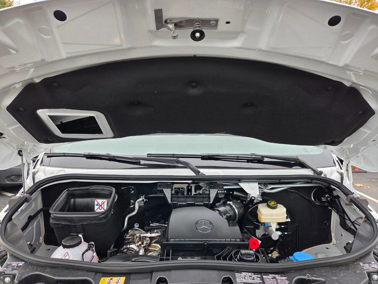 Used 2024 Mercedes-Benz Sprinter 2500 image 21