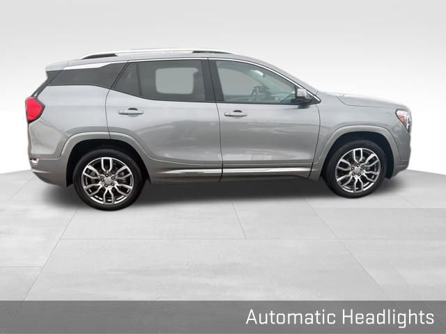 Used 2024 GMC Terrain Denali w/ Denali Premium Package image 18