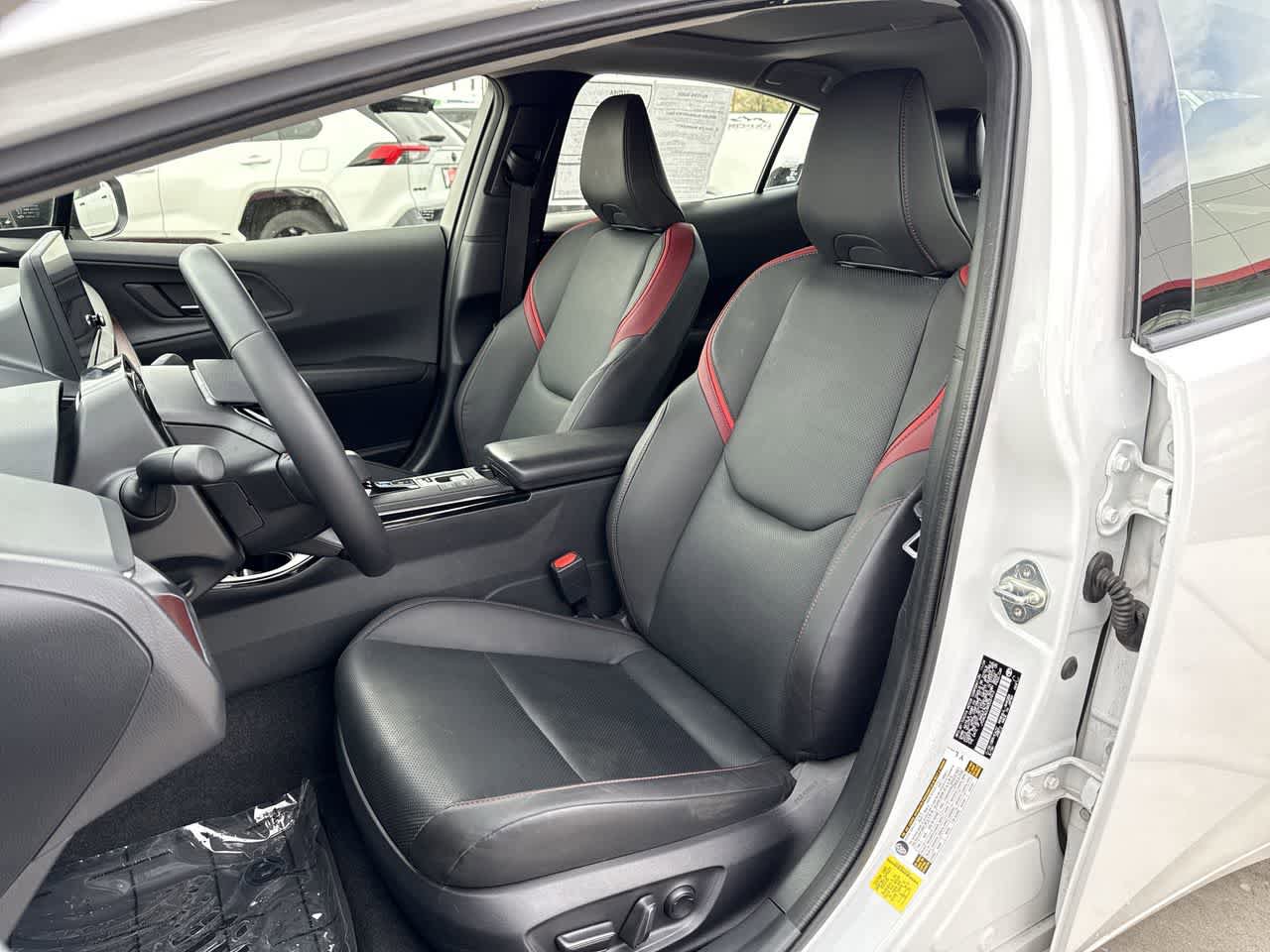 Used 2024 Toyota Prius Prime FWD image 11