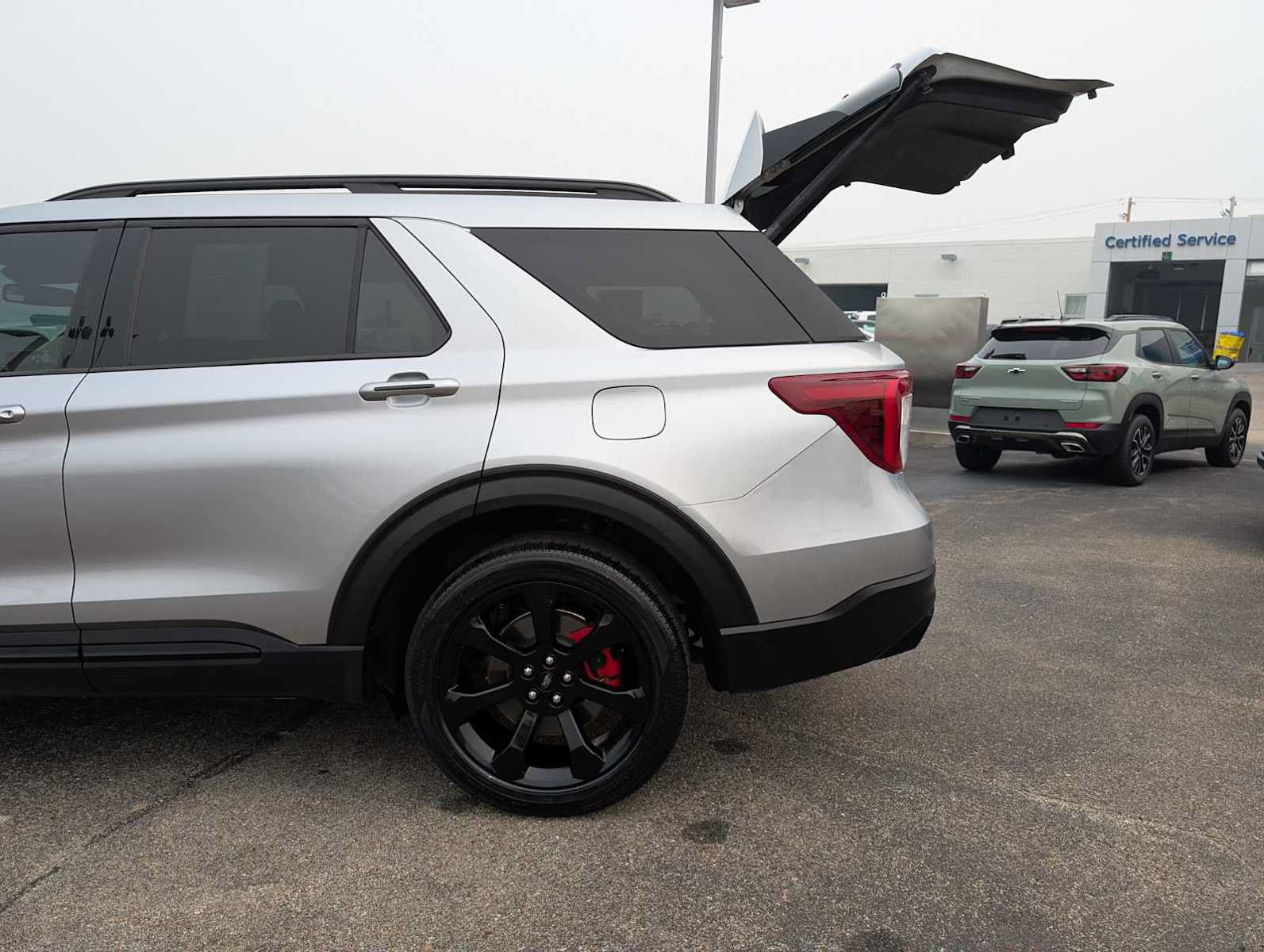 Used 2024 Ford Explorer ST w/ Equipment Group 401A AWD/4WD image 11