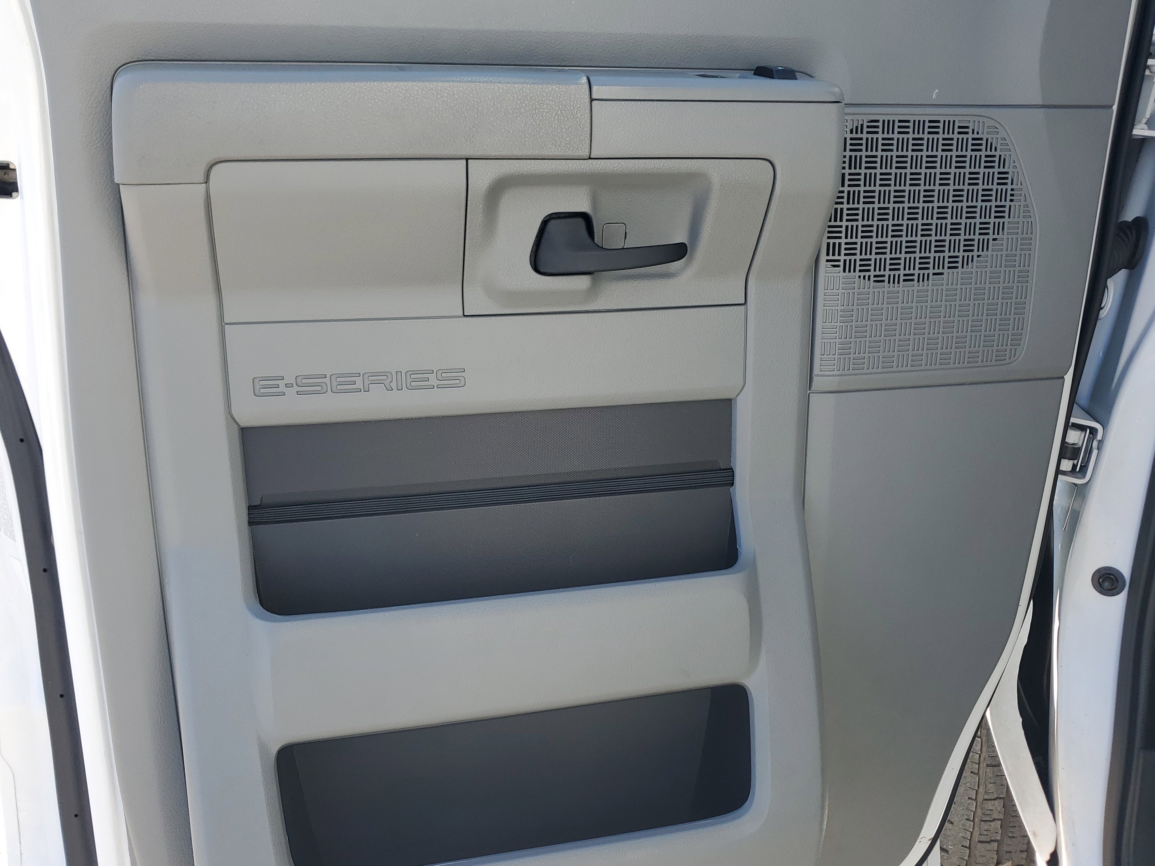 Used 2022 Ford E-350 and Econoline 350 Super Duty w/ Power Windows & Locks Group image 24