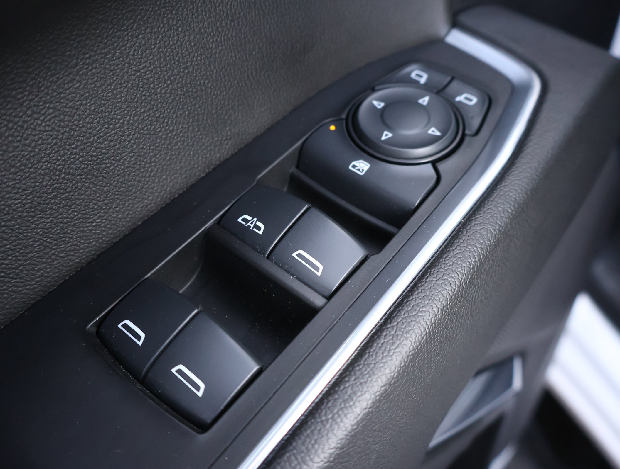 Used 2024 Chevrolet Silverado 1500 LT w/ Protection Package image 9