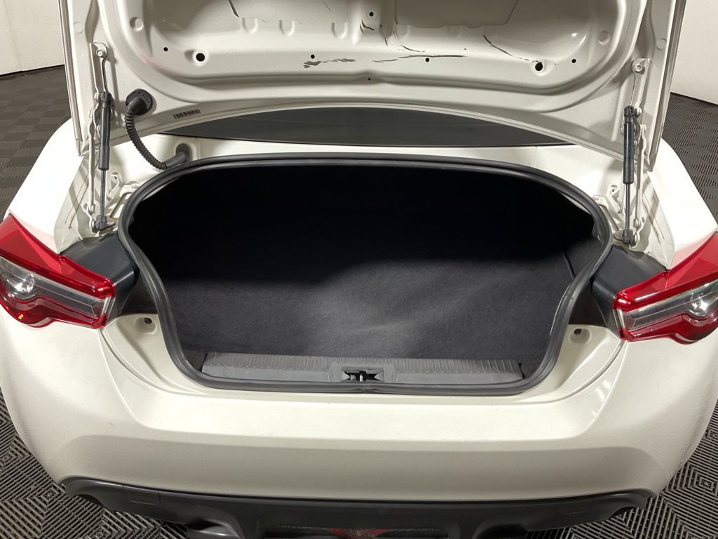 Used 2017 Toyota 86 RWD image 13