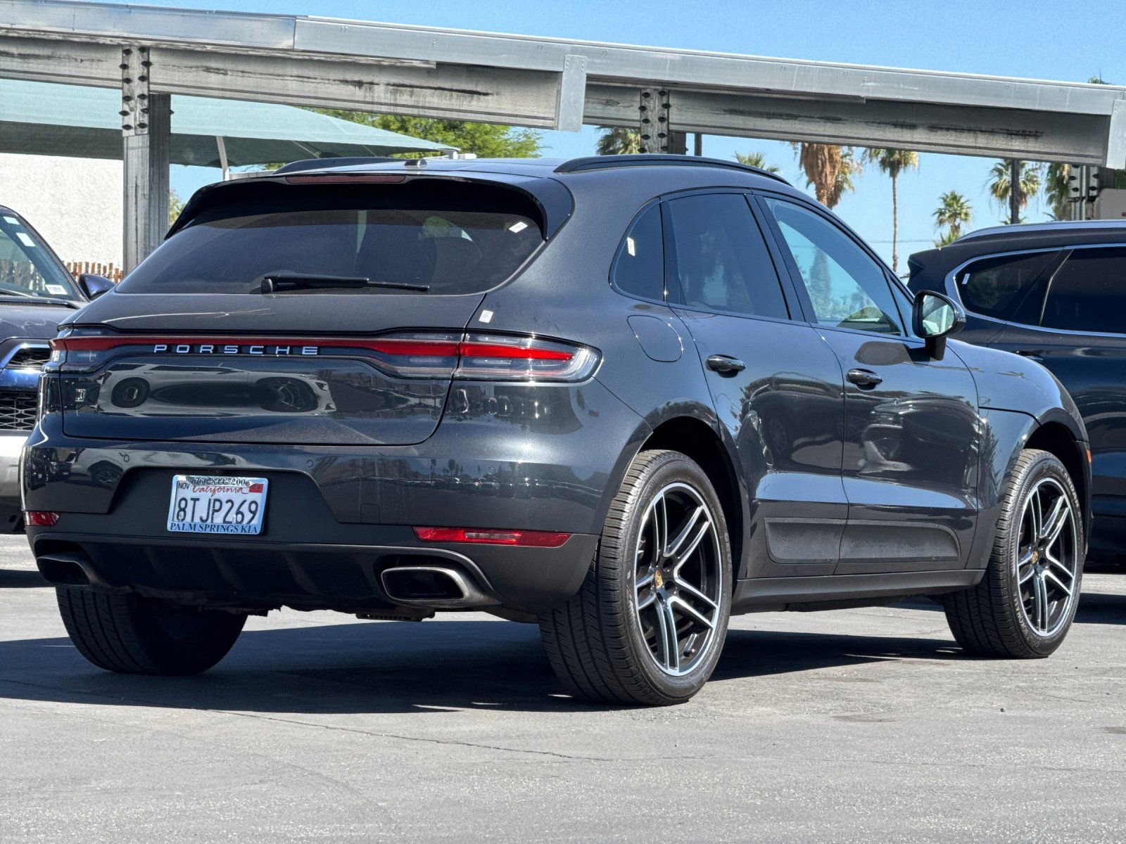 Used 2020 Porsche Macan AWD/4WD image 3