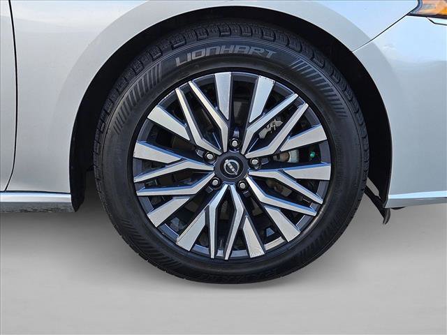 Used 2024 Nissan Altima 2.5 SV FWD image 22
