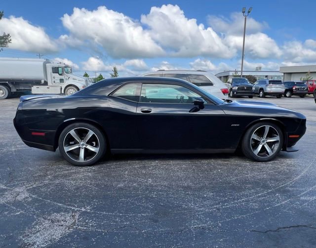 Used 2019 Dodge Challenger R/T w/ Driver Convenience Group RWD image 4