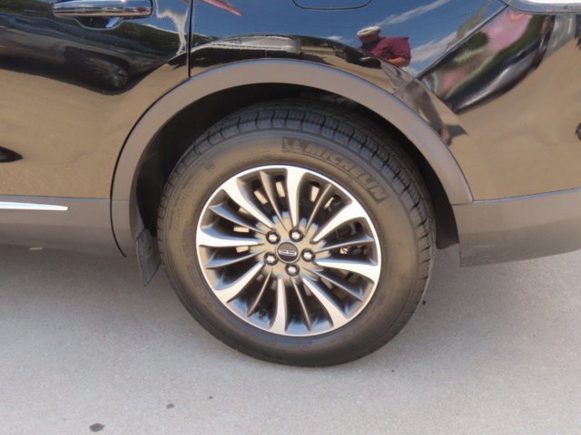 Certified 2023 Lincoln Nautilus AWD w/ Premium Package image 16