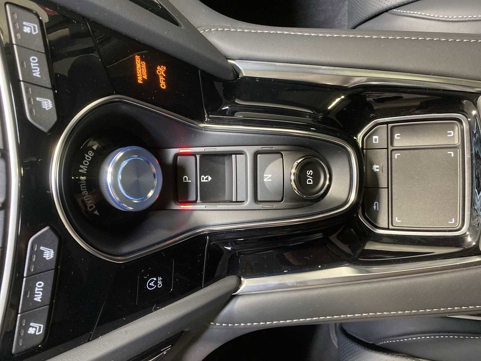 Certified 2025 Acura RDX SH-AWD w/ Advance Package image 17