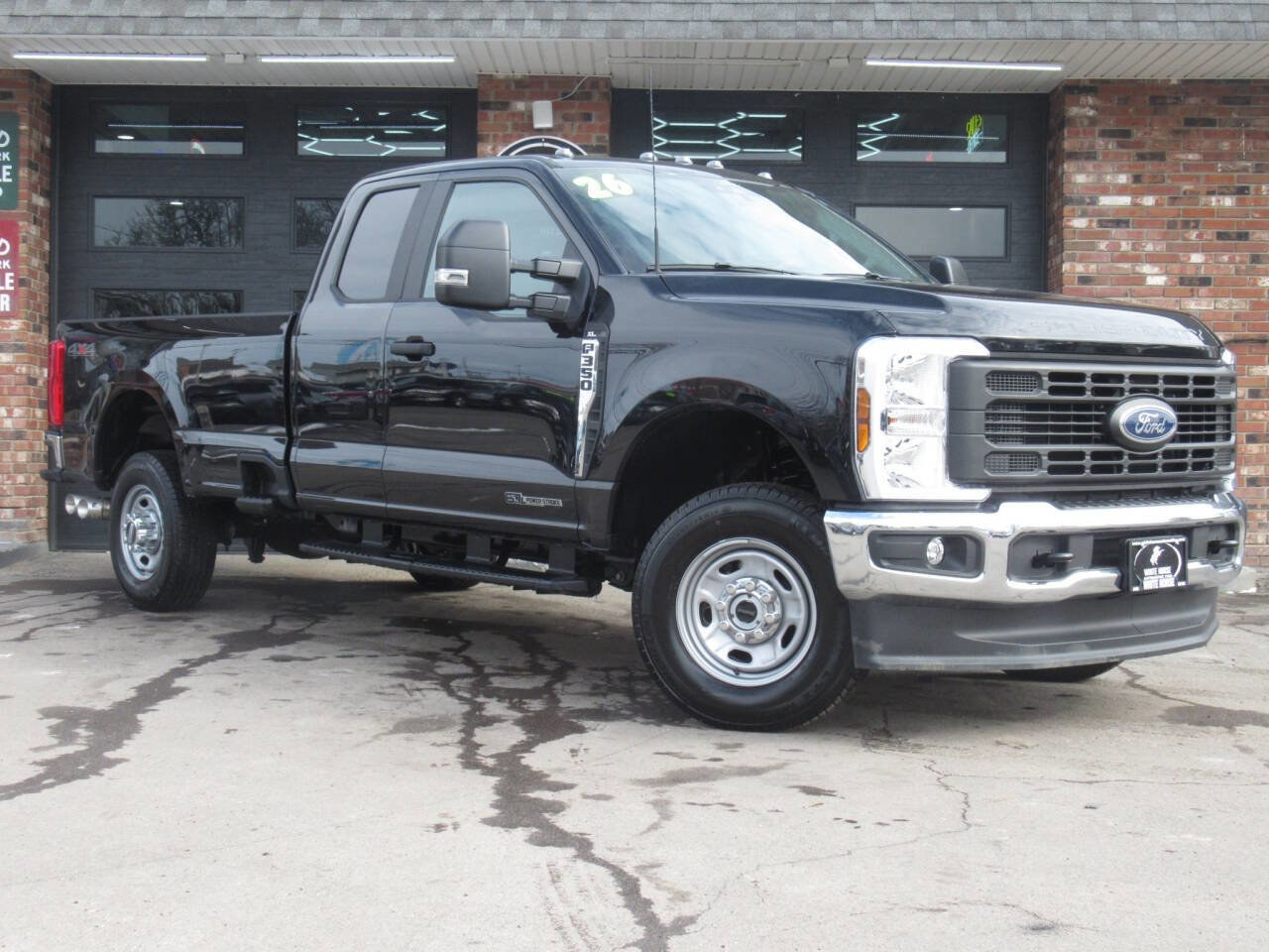 Used 2026 Ford F350 XL w/ XL Chrome Package image 2