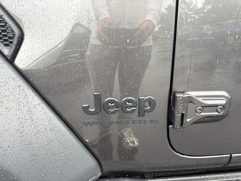 Used 2023 Jeep Wrangler Sport AWD/4WD image 11