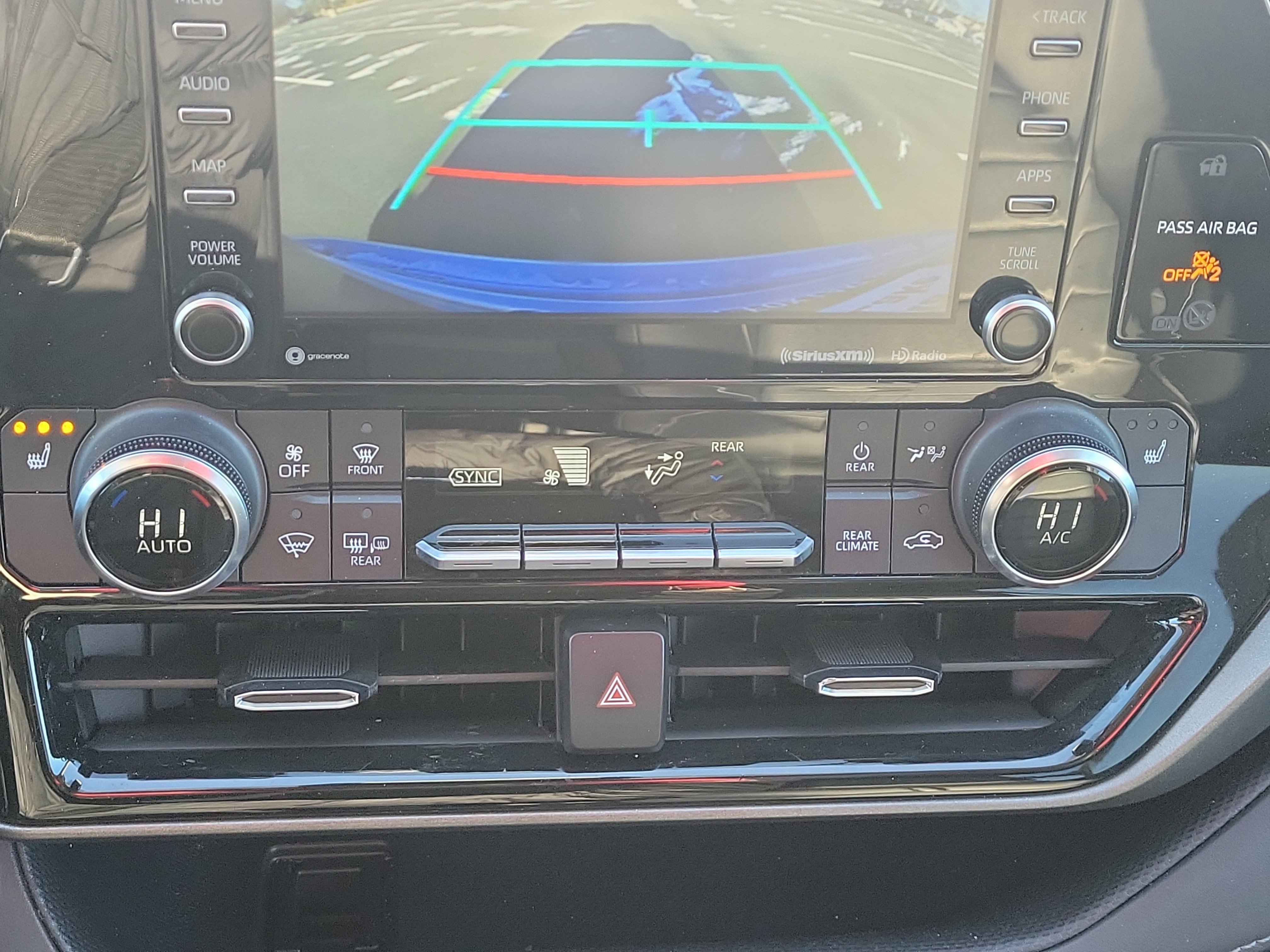 Used 2022 Toyota Highlander XLE image 27