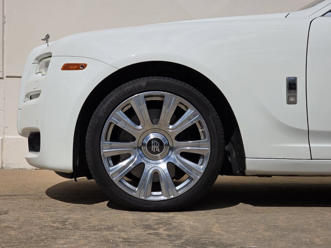 Used 2016 Rolls-Royce Ghost RWD image 42