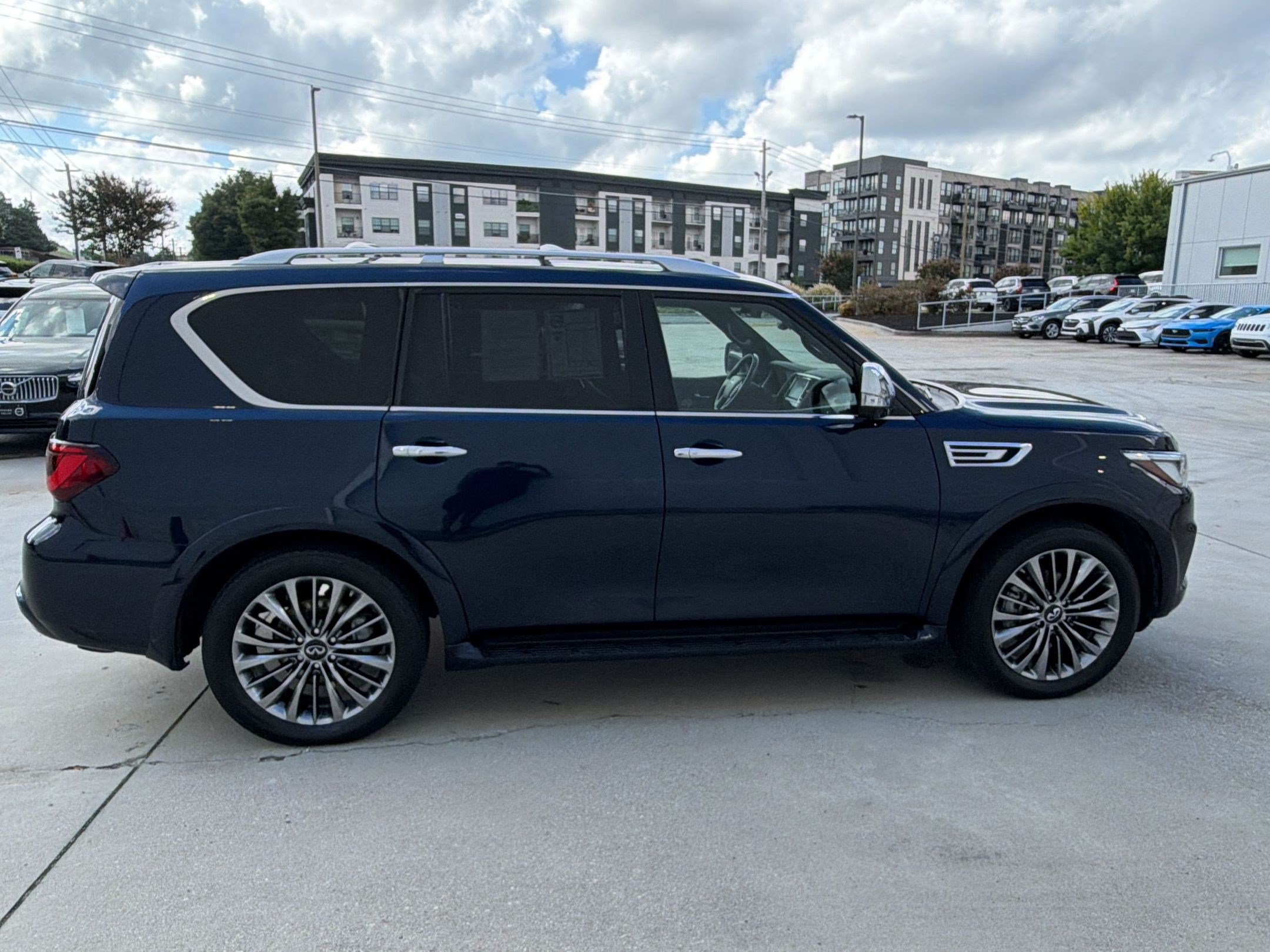 Used 2021 INFINITI QX80 Sensory w/ All-Season Package AWD/4WD image 8