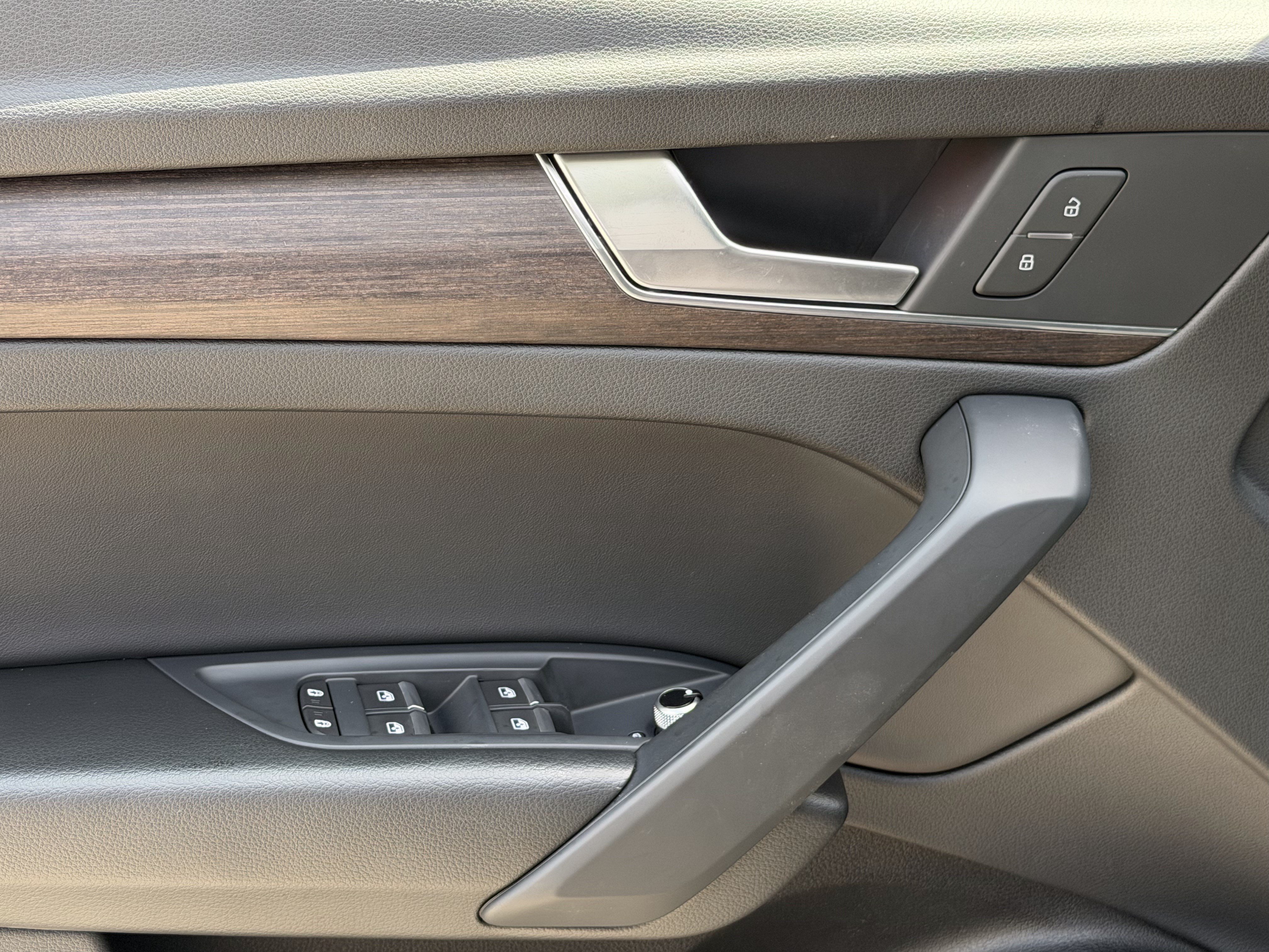 Certified 2025 Audi Q5 2.0T Premium AWD/4WD image 15