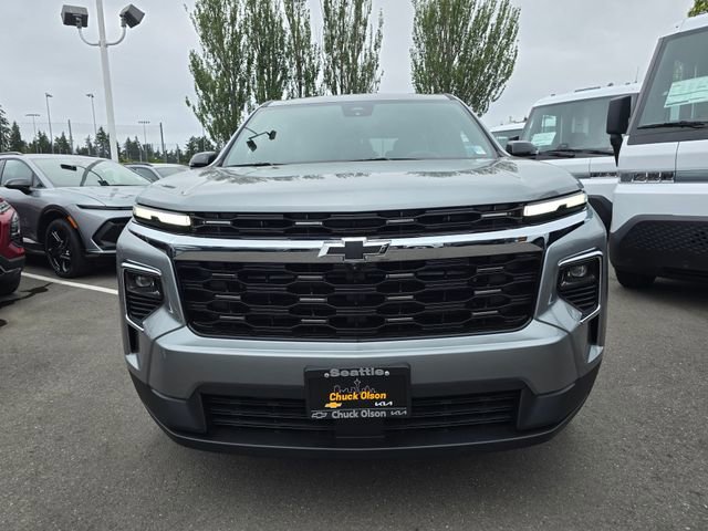 New 2025 Chevrolet Traverse LT w/ LPO, Illumination Package image 8