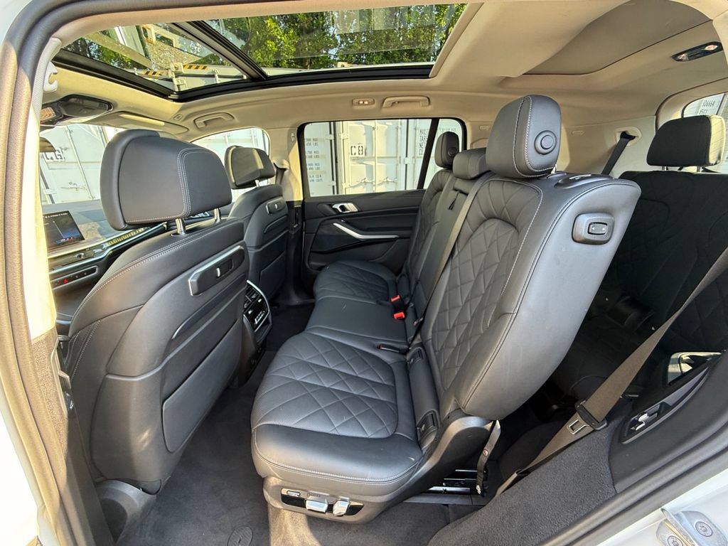 Used 2024 BMW X7 xDrive40i w/ Parking Assistance Package AWD/4WD image 24