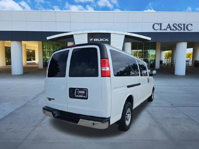 Used 2023 Chevrolet Express 3500 LT w/ LT Preferred Equipment Group RWD image 8