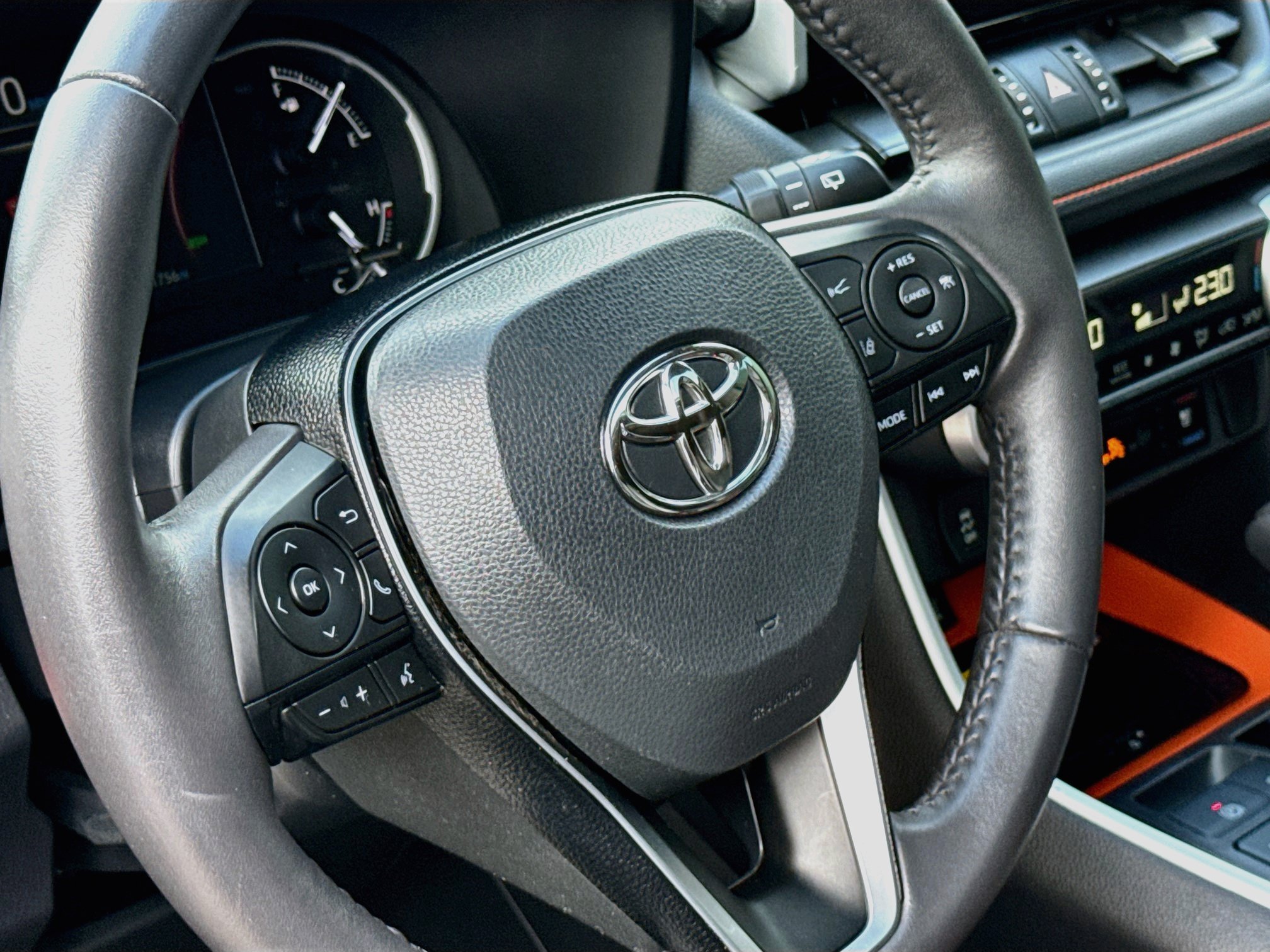 Used 2020 Toyota RAV4 Adventure AWD/4WD image 13